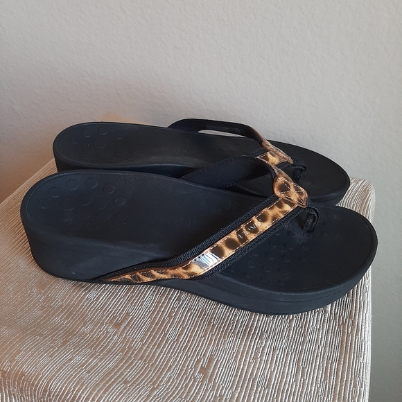 vionic platform flip flops
